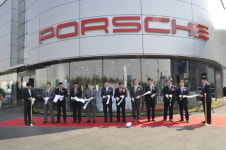 포르쉐, 서비스 향상 및 세일즈 네트워크 강화