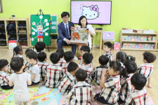 롯데백화점 광주점, 출산장려 분위기 조성 위한 ‘직장 어린이 집’ 개원