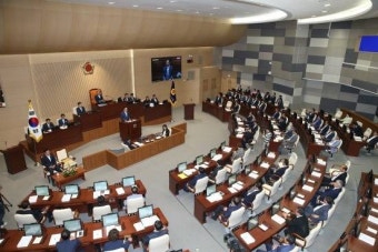 전남도의회 명현관 의장, 헌정사상 최초 경북도의회 방문 연설