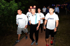 이창희 진주시장, 시민들과 건강숲길 거닐어