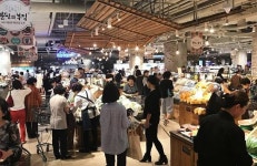 AK플라자, 지역친화 탄력받아 지역신화 될까?