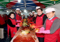 태안군, 한국서부발전㈜·지역단체와 사랑의 김장 나눔