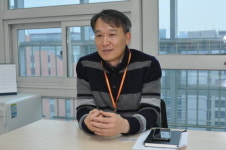 주식회사 슈피체코리아 | [여기株目] 마법 수레 끌고 유통기업 안착 '슈피겐코리아'