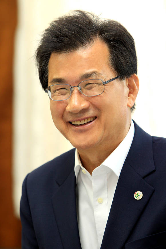 대선 후보들, 충청지역 유세 활발…김문수 부패 비판, 이재명 국정 설명