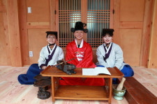 산청한방약초축제, 어의·의녀복 체험존 운영