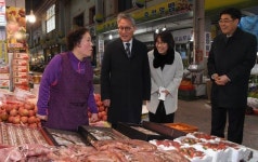 김재현 산림청장, 전북 익산 서동시장 방문