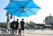 태안군 더우면 쉬어가세요! 그늘막 설치