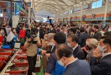 이재명 경기지사 함평시장 방문…지지자 인산인해
