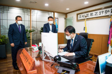 남해군-여수시, 해저터널 하나 돼…일일교환 근무 상생협력