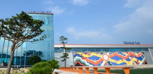 [특징주] 나래나노텍, 美 전기차株 급등에 세계 최초 AMOLED 기판 기술 부각