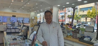 이웃과 나눔을 몸소 실천하는 서금일 이순신 안경 대표