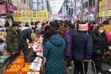 설명절 맞아 북적이는 포항 죽도시장