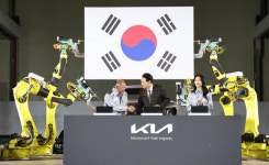 尹 대통령 오토랜드 화성 방문, 현대차그룹 2030년 전기차 글로벌 TOP3