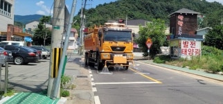 산청군, 주요도로 살수차 운영…폭염특보 종료까지