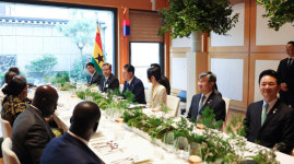 尹, 가나 대통령과 유엔총회서 첫 만남 가져