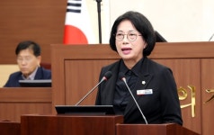 홍성희 서천군의원 맥문동 축제 경제성에 의문 제기…김기웅 군수 원료 우리 것 아냐