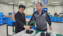 신병대 청주시 부시장, ㈜에스앤뉴 찾아 소부장 전문 뿌리기업과 현장대화