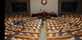 대선 후보 2차 TV토론, 맹렬한 비판 속 난장판