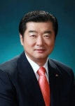 김가네 김용만 회장, 성폭행에 이은 횡령 혐의 추가 입건