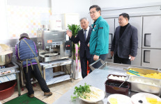 함양시니어클럽 청춘 산삼 짜장 개업…한 그릇 3900원