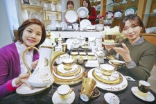 화려한 혼수·예단용 식기 준비하세요