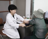우리동네 어르신튼튼 한방 의료봉사 실시한 광동한방병원