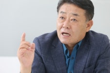 코로나 안정될 때까지 주52시간 시행해선 안되죠