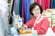[인터뷰 공감] 33년 바느질, 한복을 짓다