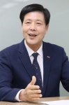 장학사업·어르신 쉼터… 어디든 달려가는 봉사·나눔 마당발
