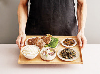 손잡은 식품기업-맛집… 레스토랑 간편식으로 동반성장 정조준