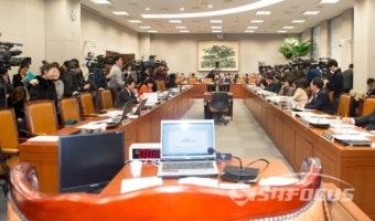 국회 운영위 파행...김영한 靑민정수석 국회 증인 불출석