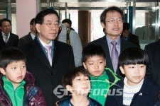 박원순 서울시장, 미동 초등학교 꾸미고 꿈꾸는 학교 화장실 개소식 참석