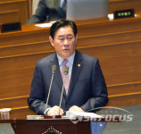 최경환, 기업 청년고용 늘리면 세제혜택