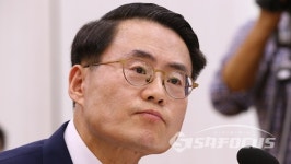 '부동산 특혜 의혹' 질타에 난감한 김재수