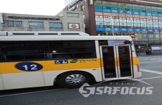 경기 수원서, 50대 여성 버스에 깔려 숨져