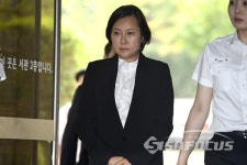 출소 후 처음 법정 출석하는 장시호