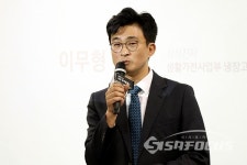 신개념 김치냉장고 김치플러스 소개하는 이무형 상무