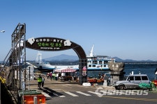 섬속의섬 우도 부서진 산호로 이루어진 백사장과 맑은 물