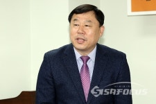 인사말하는 김종훈 민중당 의원