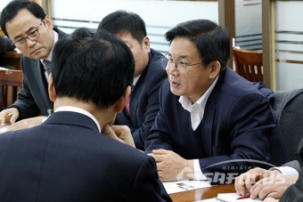 도종환 장관과 박강수 대한장애인사격연맹 회장 면담