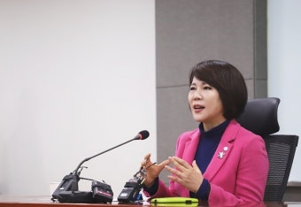 전현희