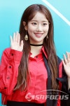 에이프릴 나은-레이첼, 청량미 넘치는 미소