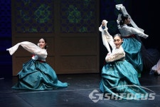 궁:장녹수전 요부(妖婦)에서 예인(藝人)으로 깨어난 장록수