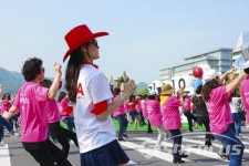 신나는 라인댄스 한마당.....  춤의 날 선포