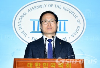 민주당 원내대표 친문계 홍영표 당선...노웅래, 40표차로 누르고 압승