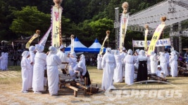 바람을 입다 , 흥겨운 저산팔읍길쌈놀이에 흠뻑 빠지다