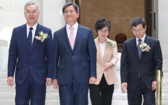 김선수-이동원-노정희 신임 대법관 취임...'사법부 신뢰회복' 한 목소리