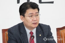 [포토] 정용기, 소상공인 금융지원책, 언발에 오줌 누는 정책