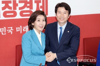 [포토] 이인영 신임 원내대표, 나경원 원내대표 예방