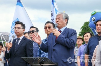 민주당, 전광훈 목사 '내란선동' 혐의로 고발